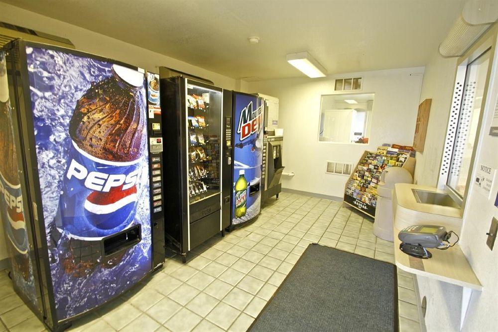 Motel 6 Manhattan Kansas Екстериор снимка