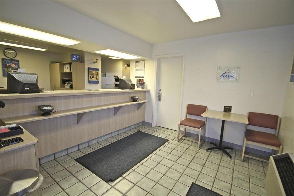 Motel 6 Manhattan Kansas Екстериор снимка