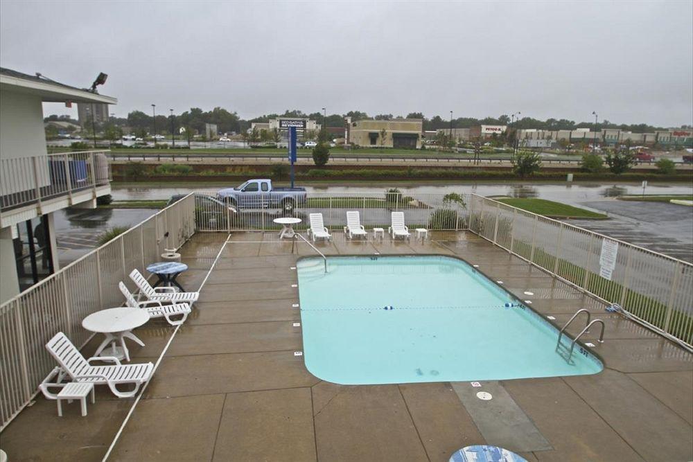 Motel 6 Manhattan Kansas Екстериор снимка