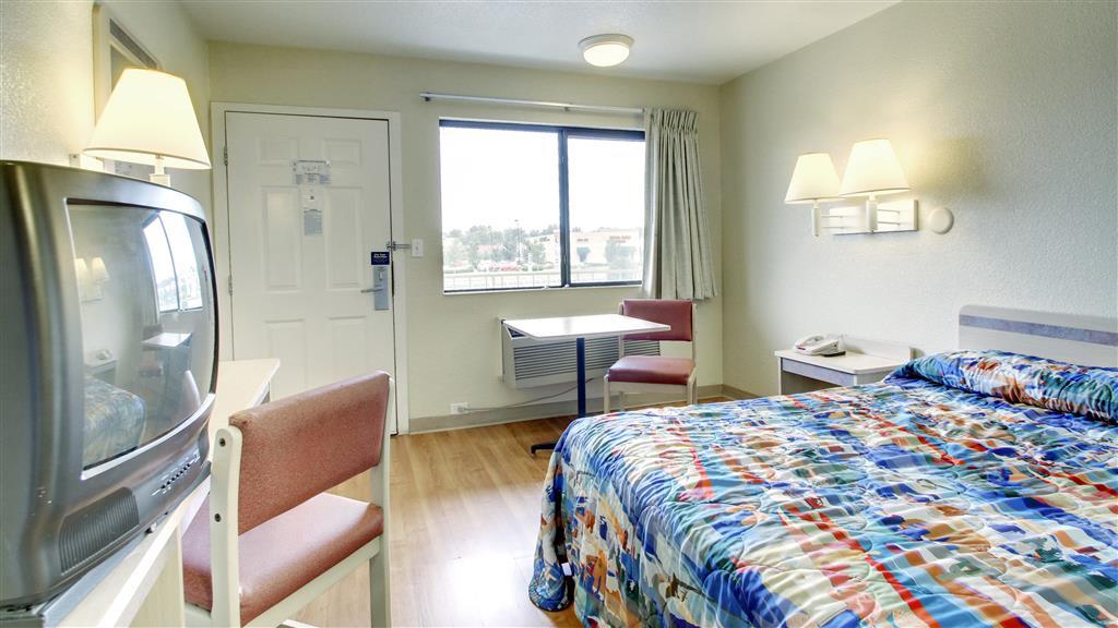 Motel 6 Manhattan Kansas Стая снимка