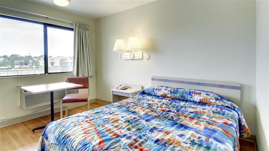 Motel 6 Manhattan Kansas Стая снимка