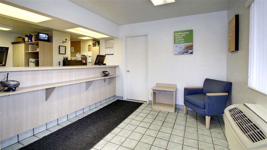 Motel 6 Manhattan Kansas Интериор снимка