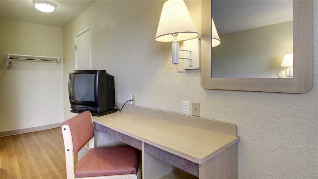 Motel 6 Manhattan Kansas Стая снимка