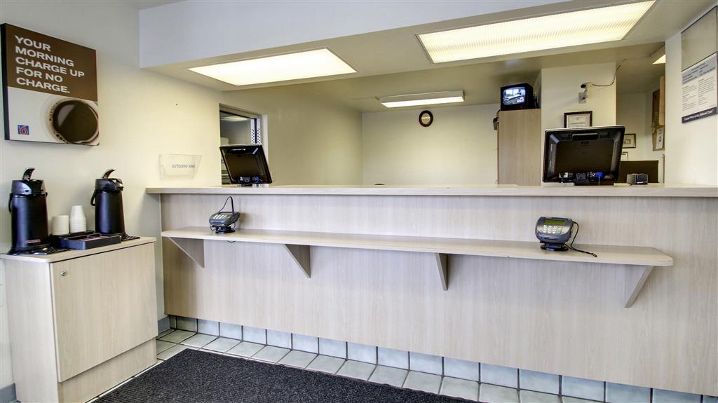 Motel 6 Manhattan Kansas Интериор снимка