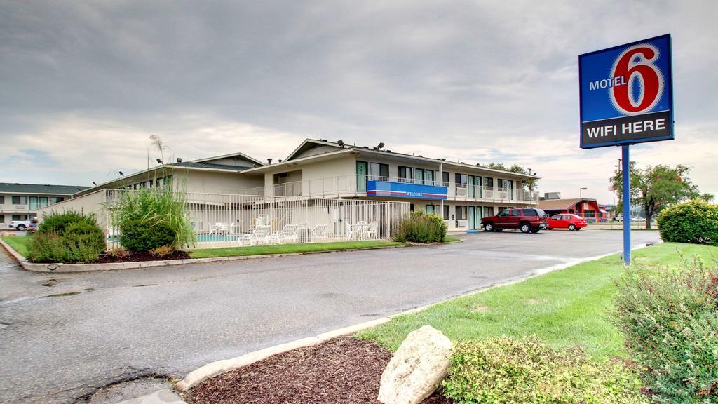 Motel 6 Manhattan Kansas Екстериор снимка